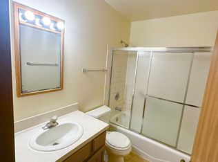 510 Autumn Ct APT 208, Elgin, IL 60123