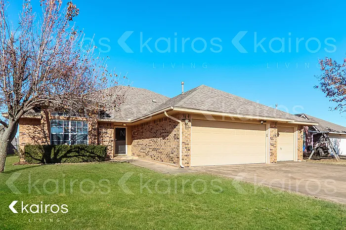 Building Photo - 631 Hunters Way
