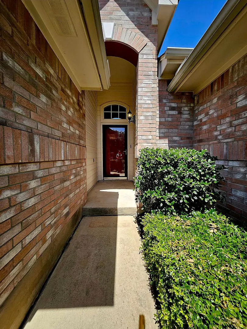 Charming 3 bedroom home — Photo 1