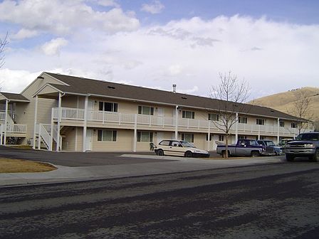 3735 Stephens (Studio apartments)