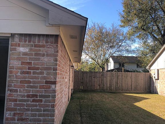 3rd image of 15331 Flamingo Park