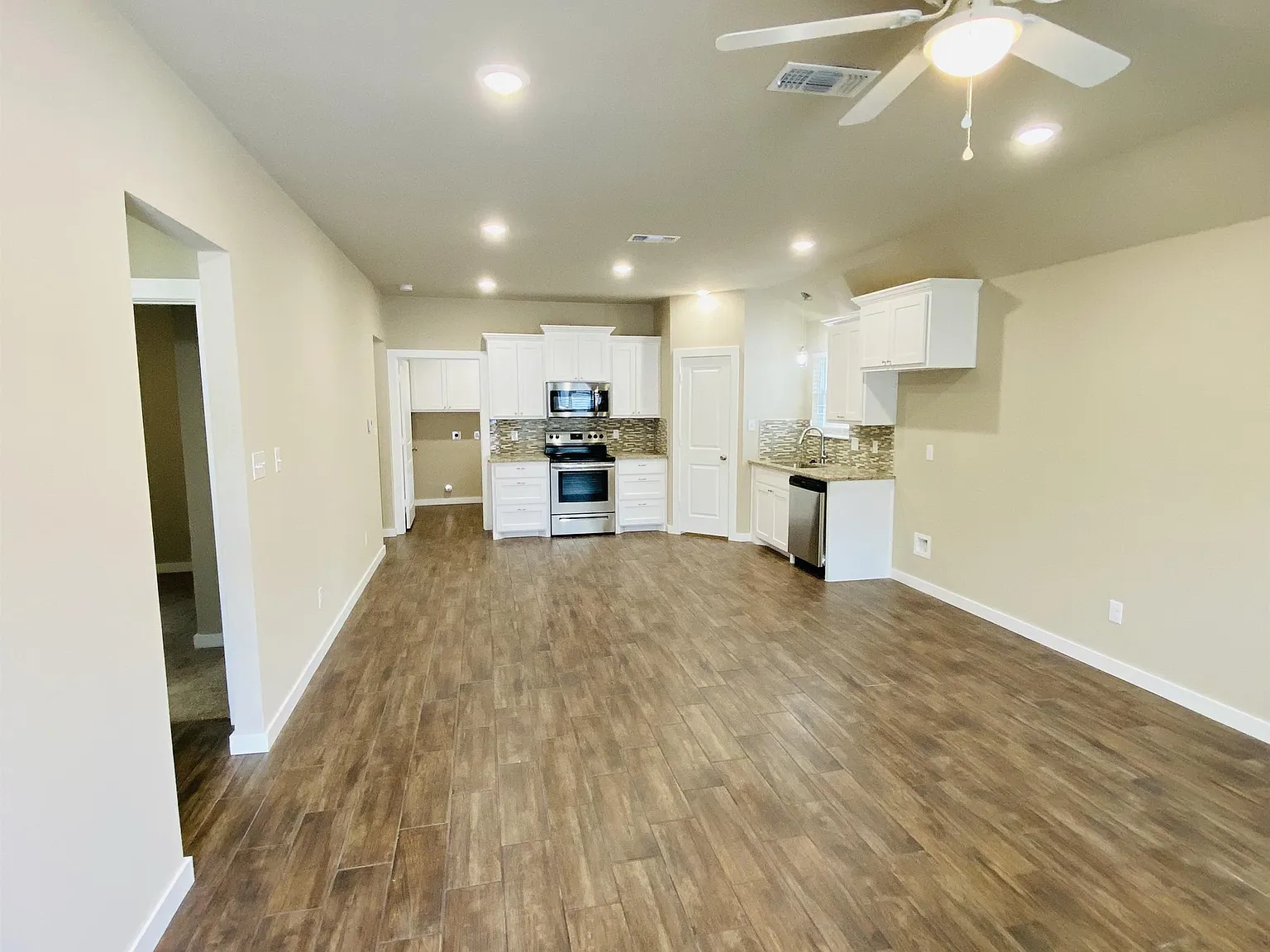 307 North Colbert Avenue, Sherman, TX 75090 - 1 — Photo 2