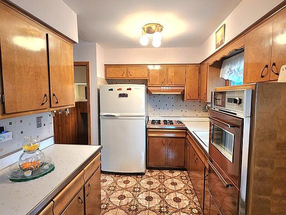 5th image of 2457 Eisenhower Dr