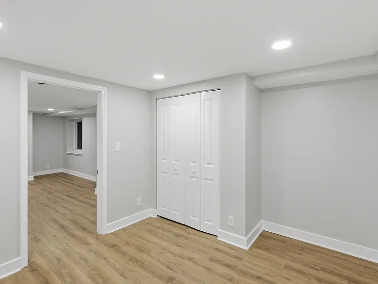 2388 Champlain St NW #1 — Photo 9