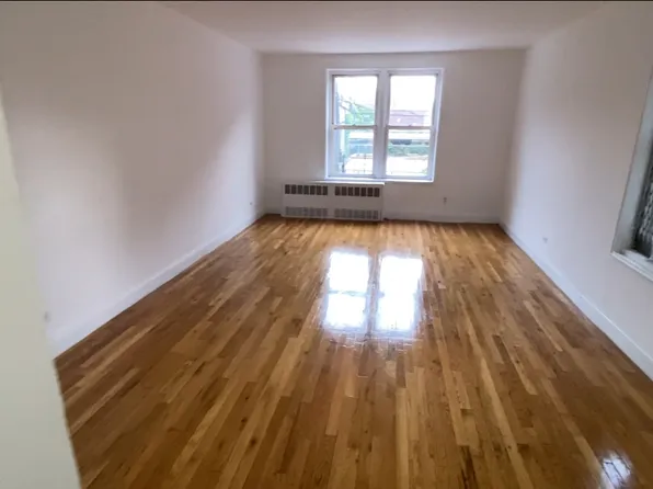 2112 Starling Avenue image 1 of 2