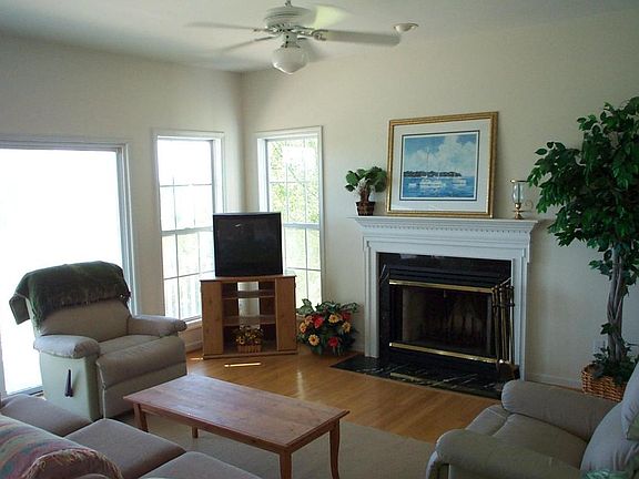 5th image of 1526 Fiddlers Marsh Dr