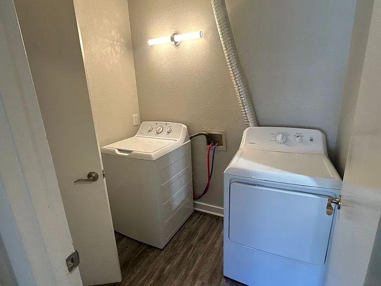 Regency Point Luxury Apartments — Photo 96