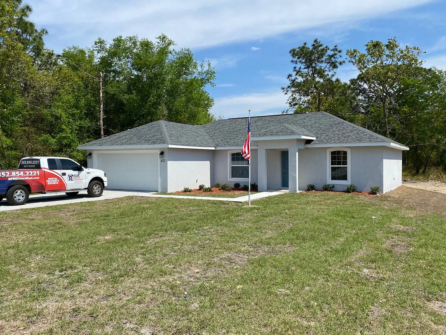 Custom Home - Desirable SE Ocala Neighborhood 3/2/2 **Won't Last** — Photo 2