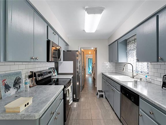 5th image of 1138 W Euclid Ave