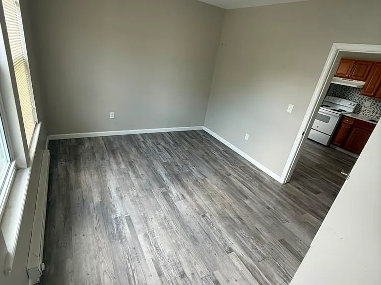 421 Washington St — Photo 5