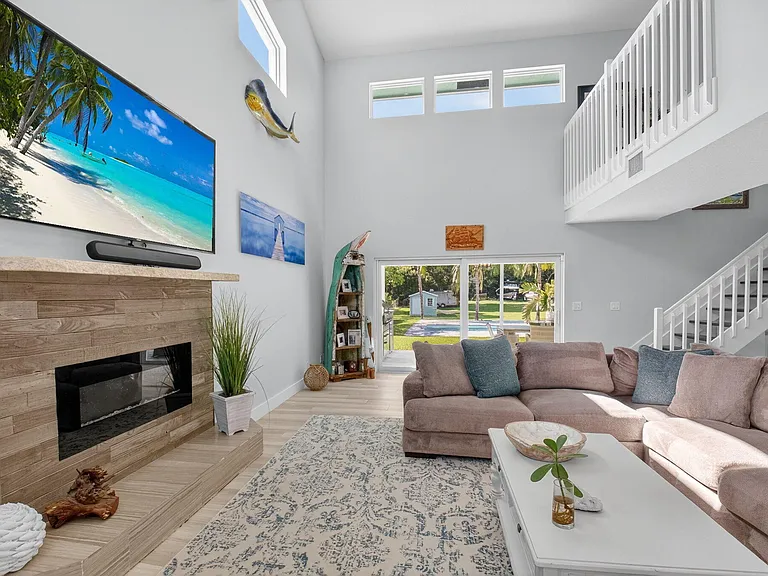6701 Hillside Ln — Photo 9