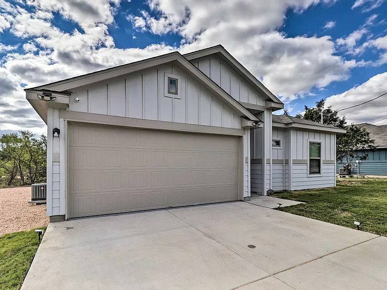 140 Oakhill Dr — Photo 35