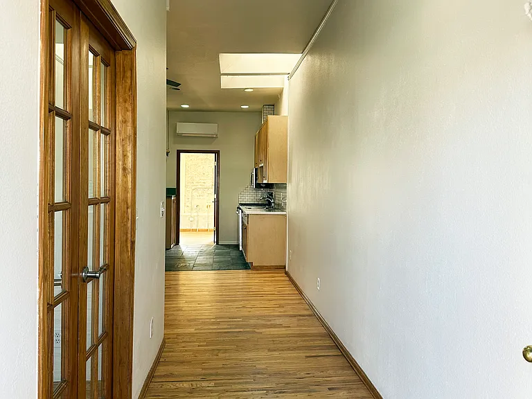 722 W 5th Ave — Photo 2