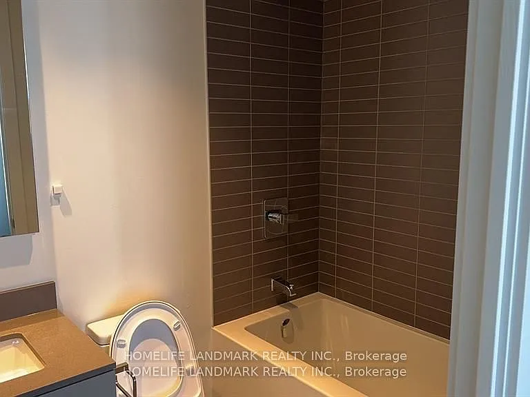 7 Grenville St #3107 — Photo 11