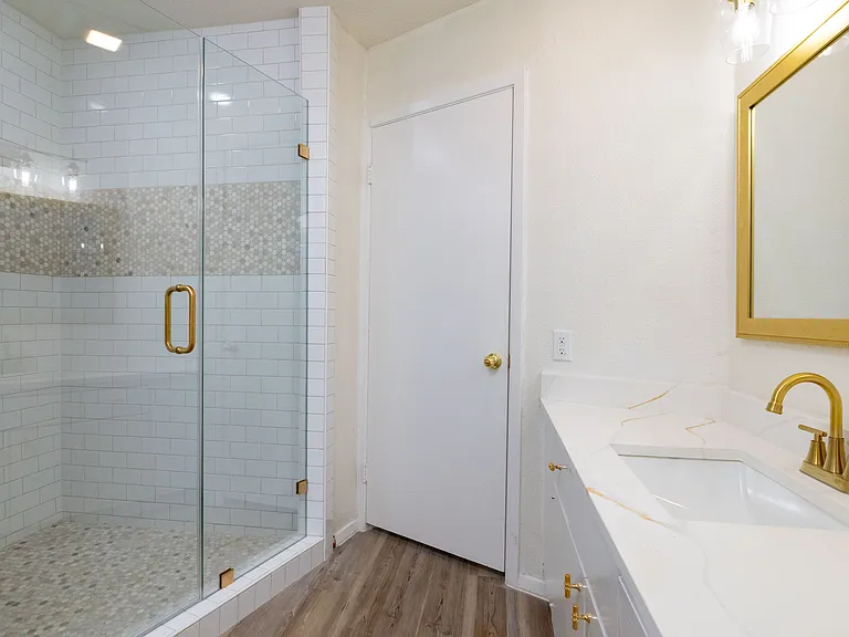 424 Westview Ter — Photo 2