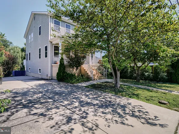 212 Lincoln Ave, Rockville, MD 20850