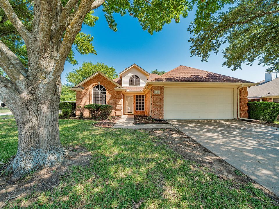 1st image of 211 California Dr