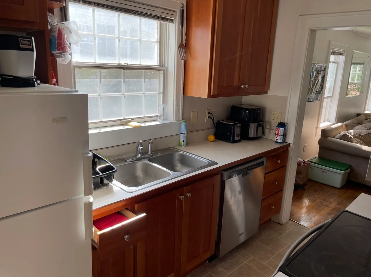 3 bed, 2000 sqft, $2,670 — Photo 3