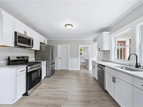 430 Cumberland Hill Rd, Woonsocket, RI 02895