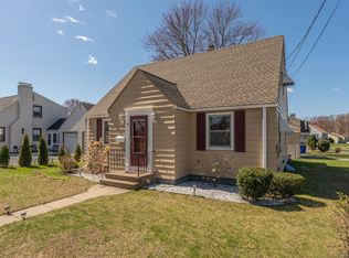 46 Suffield St, Windsor Locks, CT 06096