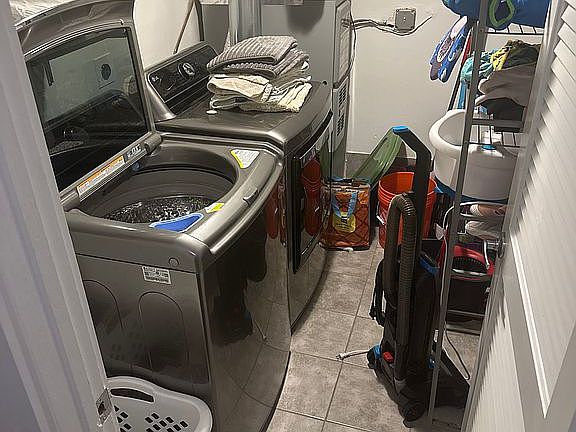 3rd image of 1890 Fox Run Dr Unit A