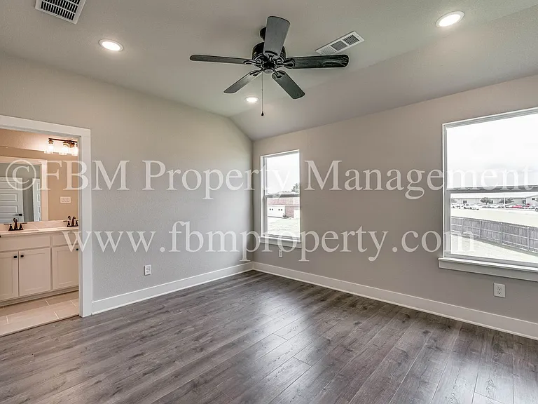 912 Cooksey Ct #B — Photo 11