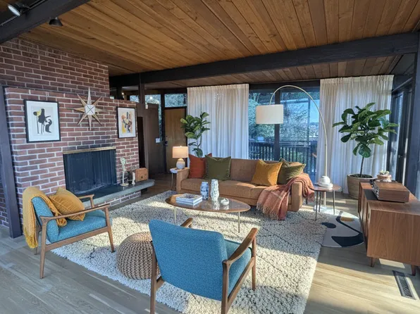 3611 13th Ave W, Seattle, WA 98119