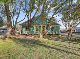 2075 Lomax School Rd, La Porte, TX 77571