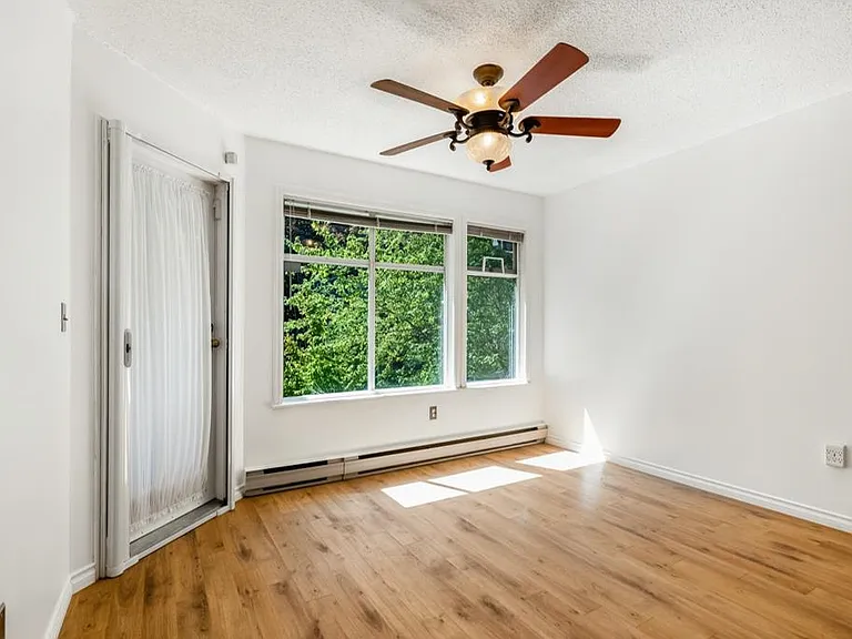 925 W 10th Ave #301 — Photo 8