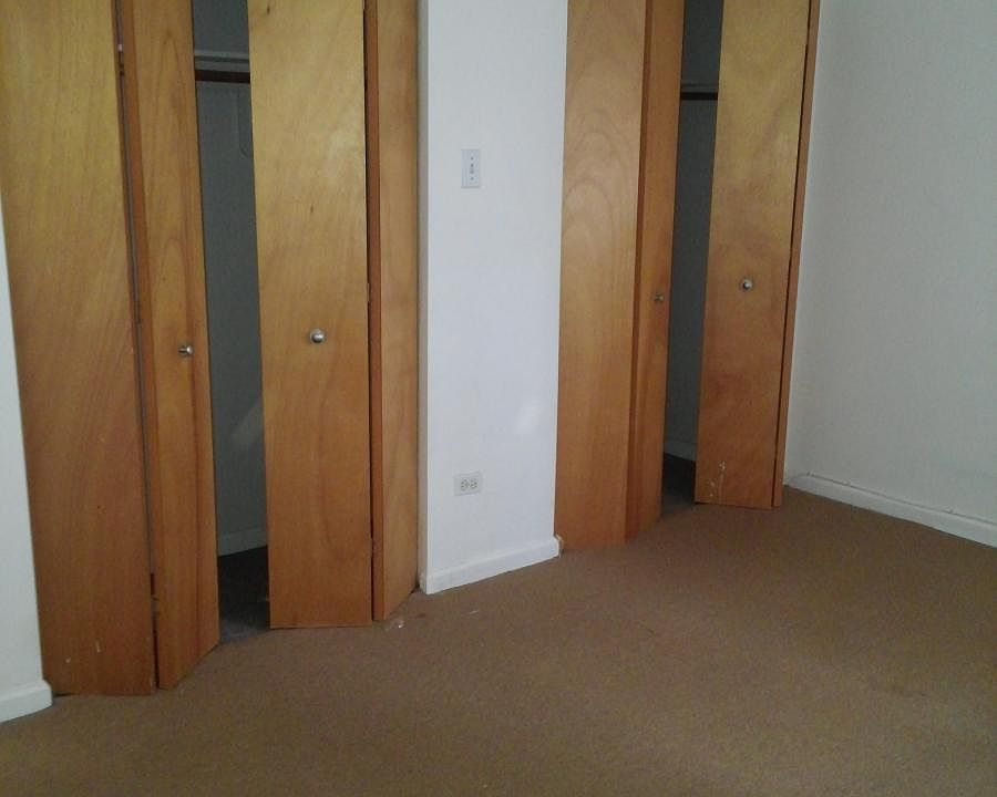 Double closet master bed