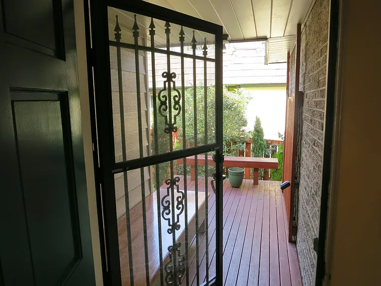 10502 Victory Ln NE #LOWER — Photo 47