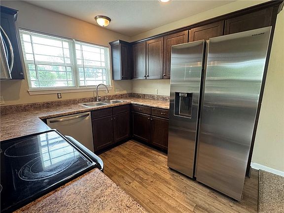 5th image of 7841 Troup Ct