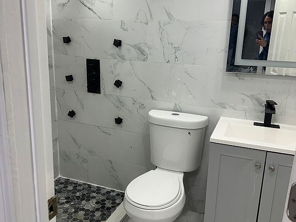 5th image of 1129 Boynton Ave #4