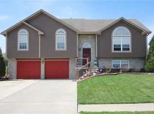 608 Bradford Ct, Raymore, MO 64083