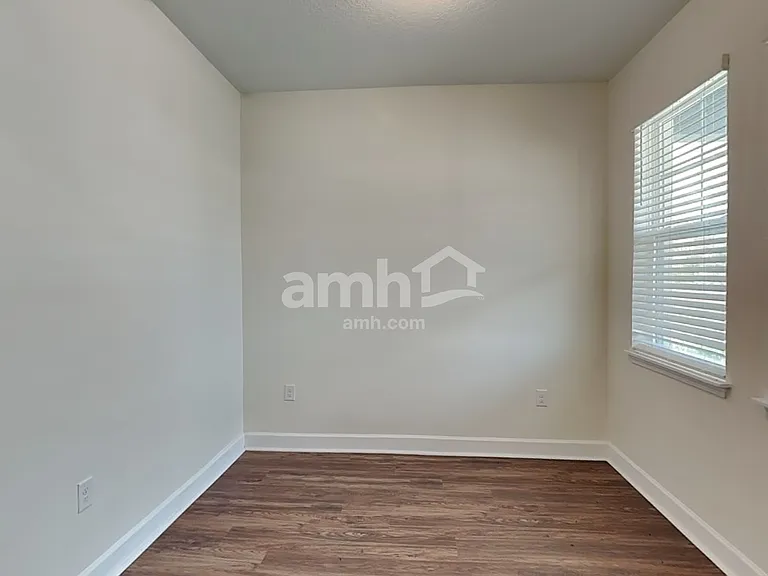 4540 Reisswood Loop — Photo 9