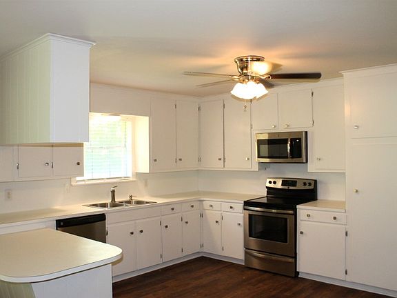 4th image of 404 E Lynnwood Ln