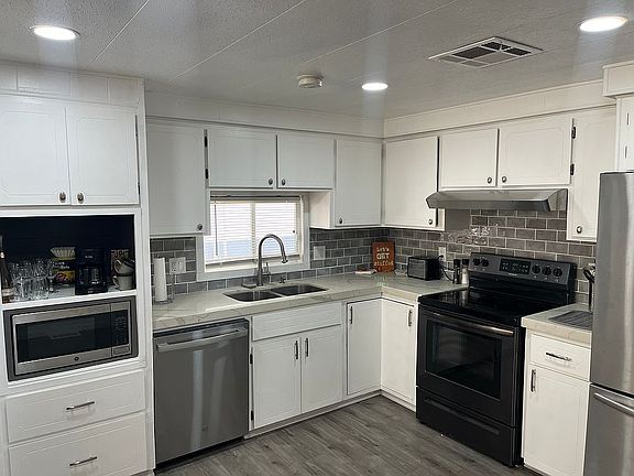 Brand new quartz/sink DW