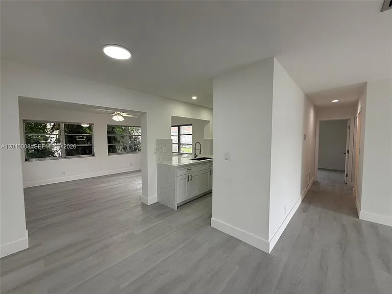 7311 NW 57th Dr — Photo 5