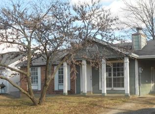 2550 Weymouth Dr, High Ridge, MO 63049