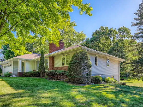 3200 Frear Dr, Minnetonka, MN 55305