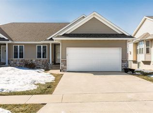 144 Ridge View Dr, Fairfax, IA 52228