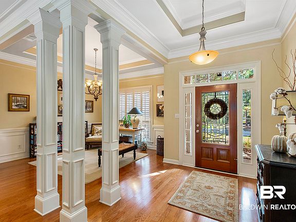 4th image of 417 Clubhouse Dr