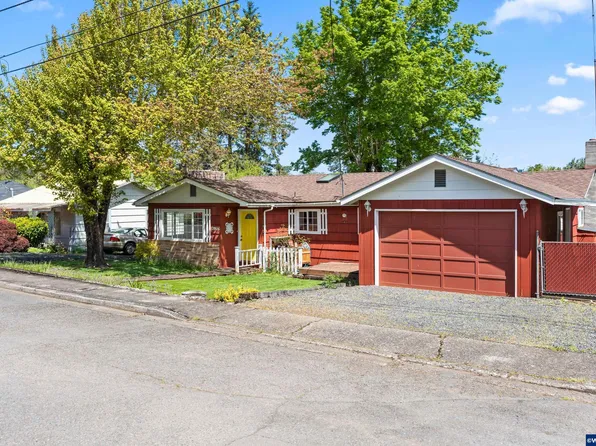2076 Cedar St, Sweet Home, OR 97386
