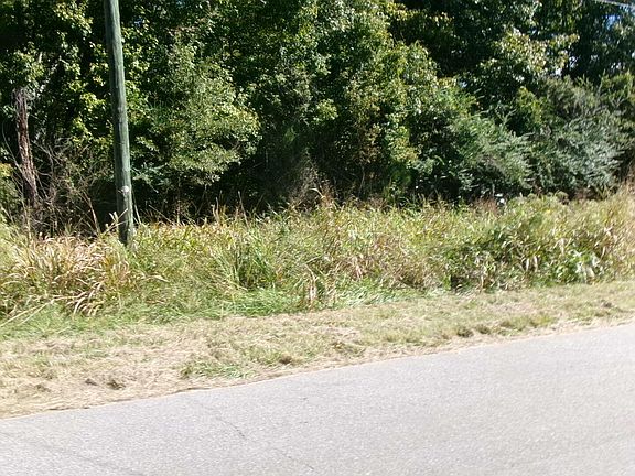 2nd image of 4 Manor Rd