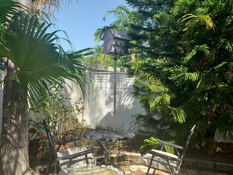 1182 Burton Ln — Photo 18