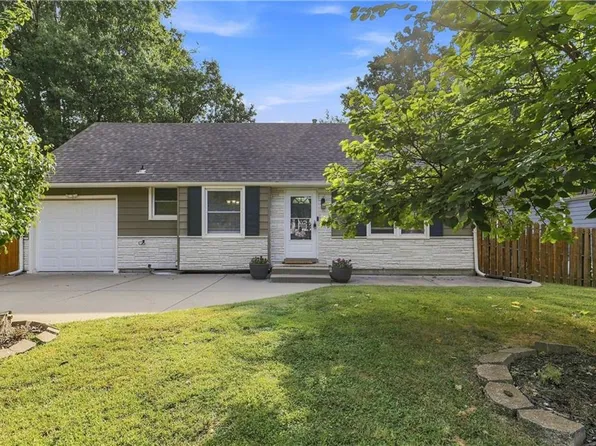 5011 Briar St, Roeland Park, KS 66205