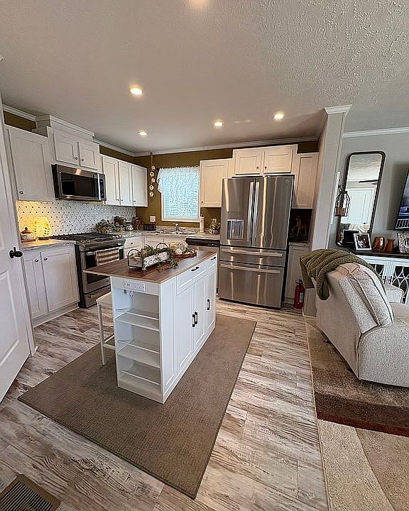 1st image of 360 E Tuttle Rd #9