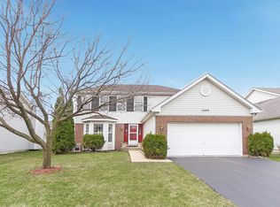 2440 Warm Springs Ln, Naperville, IL