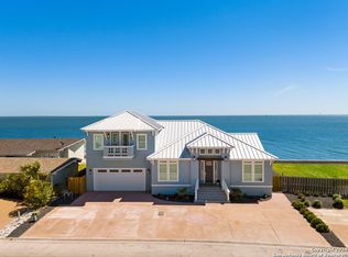 1862 Bay Shore Dr, Rockport, TX 78382