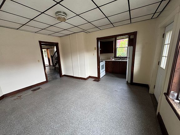 4th image of 32 Erchles Street